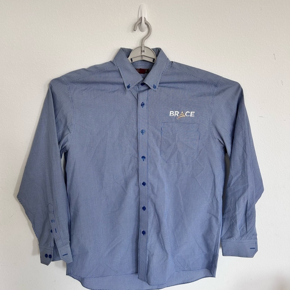 Red House Men’s Small Checked Blue and White Long Sleeve Button Down
Size L